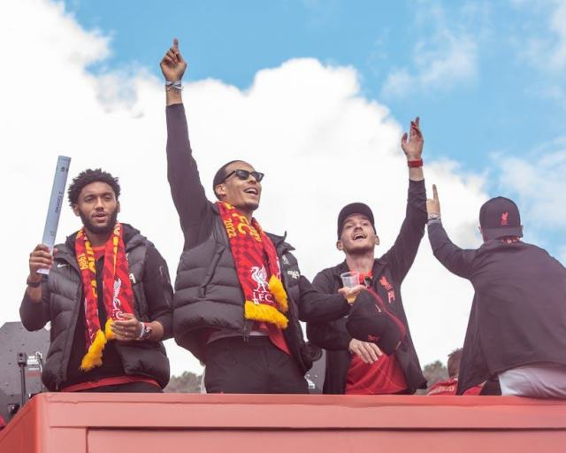 Liverpool predit composition contre manchester : actualité sportive